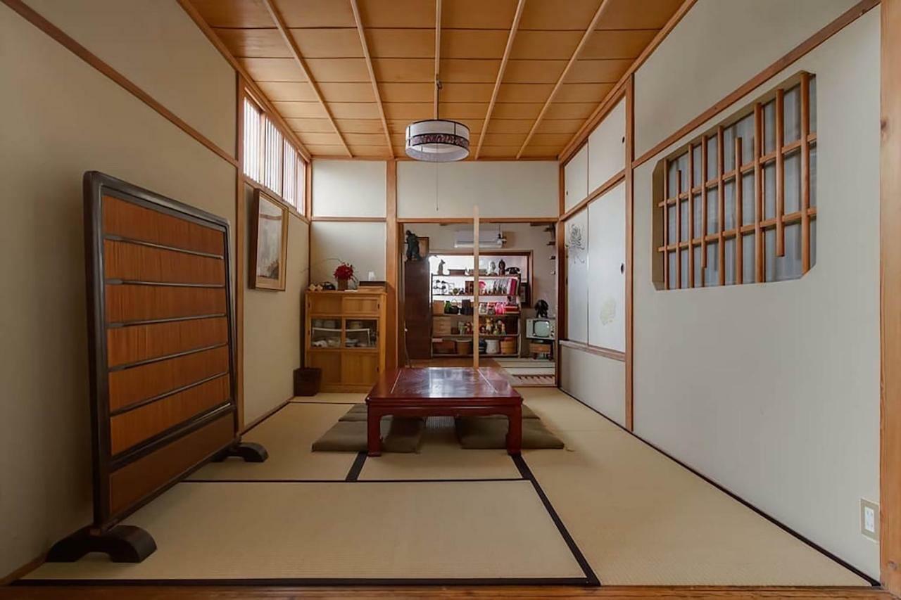 فندق أوساكافي  Bar併設の仕掛け満載忍者ハウス!Wi-Fi!天王寺電車で15分!帝塚山四丁目駅3メートル! المظهر الخارجي الصورة